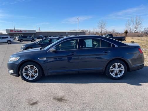 2016 Ford Taurus SEL