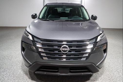 Gun Metallic 2024 Nissan Rogue S