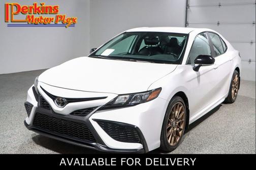 Ice Cap 2023 Toyota Camry SE