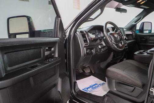 2023 RAM 2500 Tradesman Crew Cab 4x4 6'4' Box