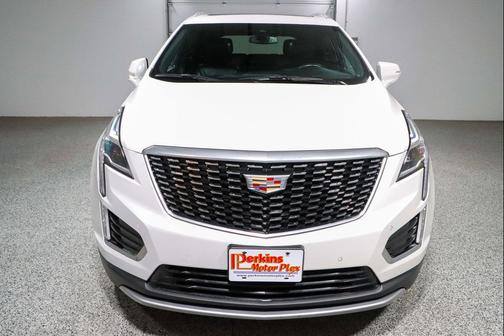Crystal White Tricoat 2022 Cadillac XT5 Premium Luxury