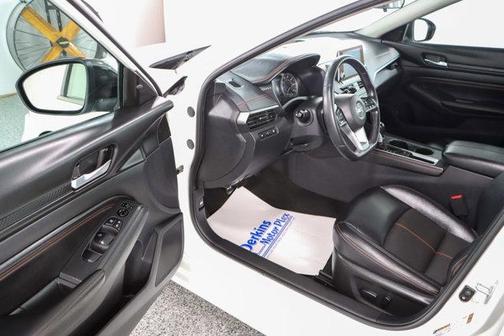 2021 Nissan Altima SR FWD