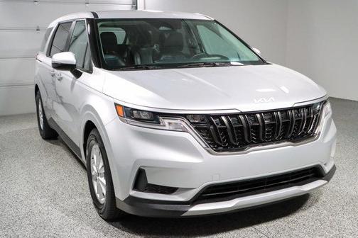 2023 Kia Carnival LX