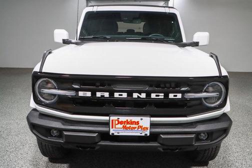 Oxford White 2022 Ford Bronco Outer Banks