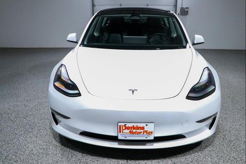 Pearl White Multi-Coat 2023 Tesla Model 3 Performance