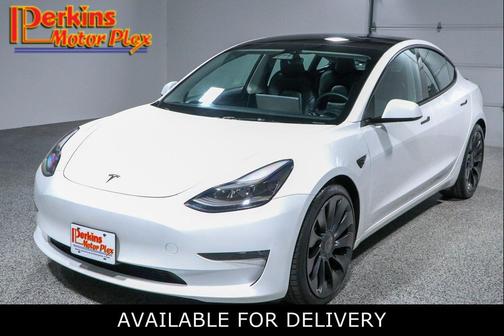 Pearl White Multi-Coat 2023 Tesla Model 3 Performance