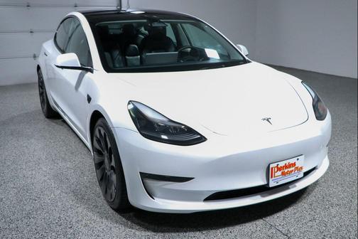 Pearl White Multi-Coat 2023 Tesla Model 3 Performance