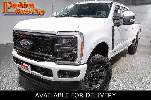 Oxford White 2023 Ford F-250 Lariat