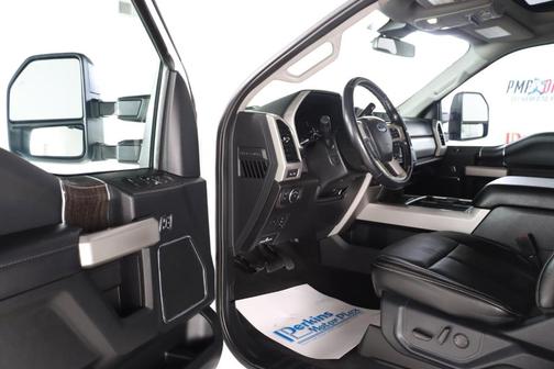 Photo 3 of 32 of 2021 Ford F-250 Lariat