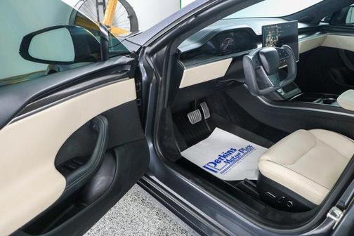 2023 Tesla Model S Plaid