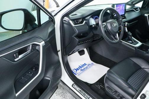 2023 Toyota RAV4 Hybrid SE