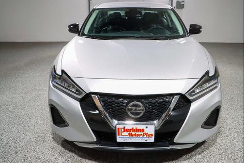 Brilliant Silver Metallic 2022 Nissan Maxima SV Xtronic CVT