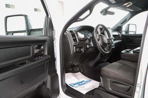 2024 RAM 2500 Tradesman Crew Cab 4x4 6'4' Box