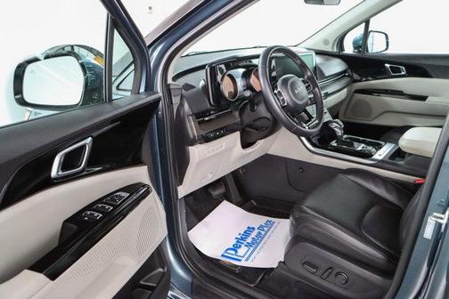 2024 Kia Carnival EX