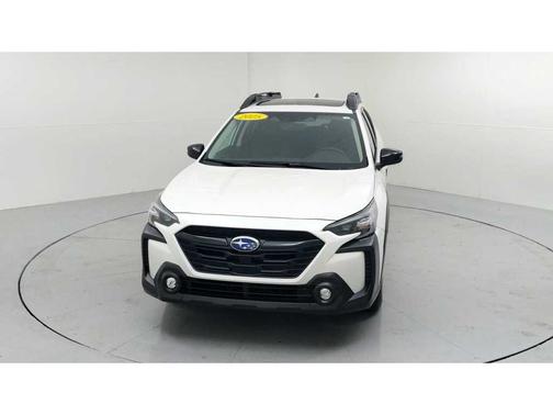 Crystal White Pearl 2025 Subaru Outback Onyx Edition