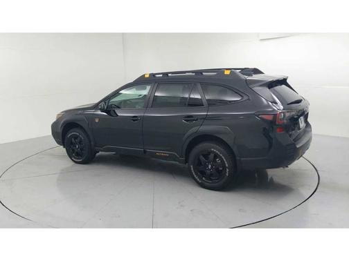 Crystal Black Silica 2024 Subaru Outback Wilderness
