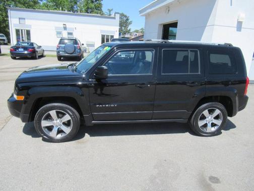 Black 2017 Jeep Patriot Latitude