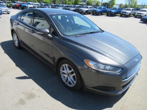 Gray 2015 Ford Fusion SE