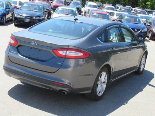 Gray 2015 Ford Fusion SE