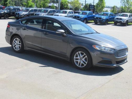 Gray 2015 Ford Fusion SE