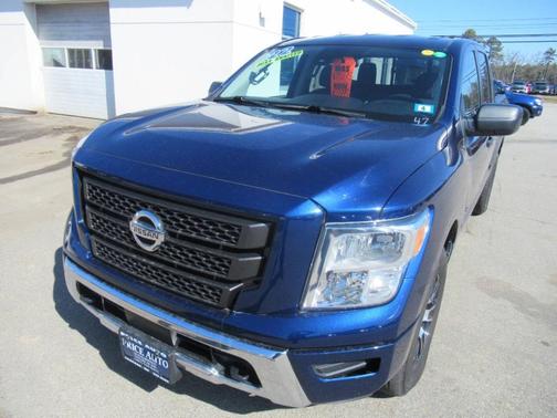 Deep Blue Pearl 2022 Nissan Titan SV