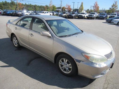2004 Toyota Camry LE V6
