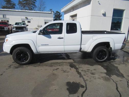 2014 Toyota Tacoma Base