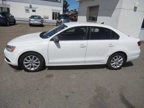 White 2013 Volkswagen Jetta SE