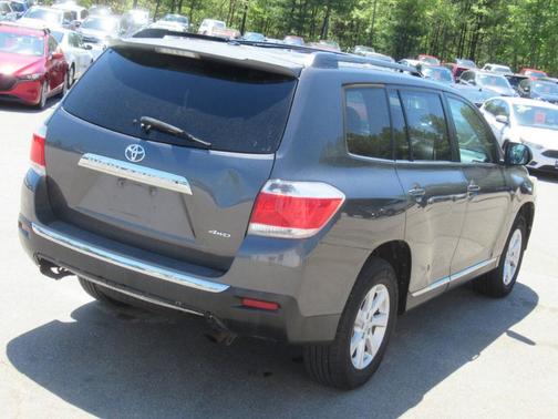 Gray 2012 Toyota Highlander Base