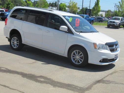 White 2018 Dodge Grand Caravan SXT