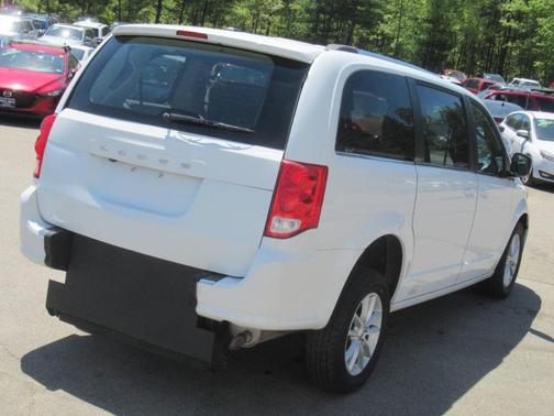 White 2018 Dodge Grand Caravan SXT