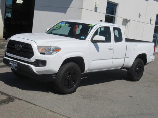 2018 Toyota Tacoma SR