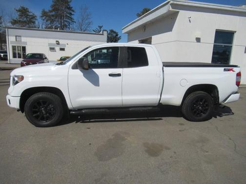 White 2020 Toyota Tundra SR5