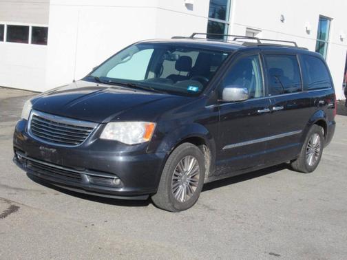 2013 Chrysler Town & Country Touring-L