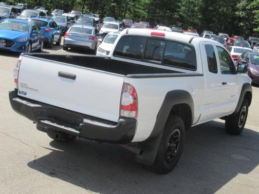 White 2015 Toyota Tacoma Base