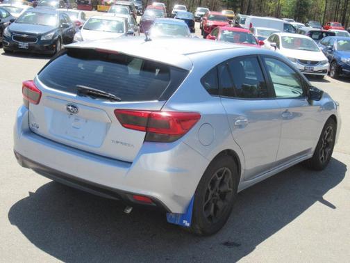 2017 Subaru Impreza 2.0i