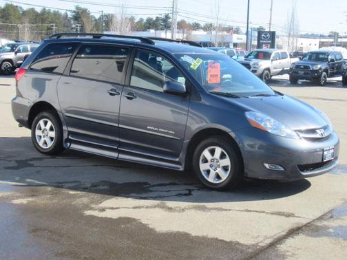 2010 Toyota Sienna XLE