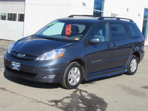 2010 Toyota Sienna XLE