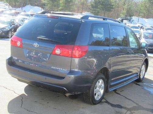 2010 Toyota Sienna XLE