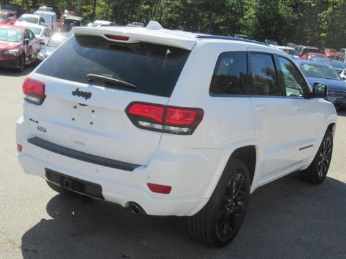 White 2018 Jeep Grand Cherokee Altitude