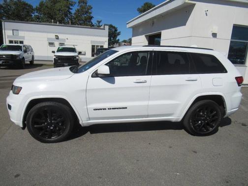 White 2018 Jeep Grand Cherokee Altitude