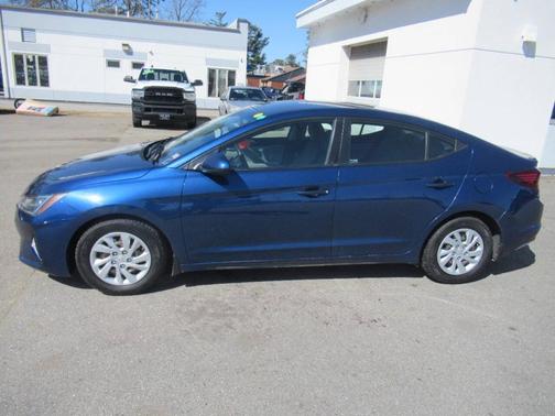 2020 Hyundai ELANTRA SE
