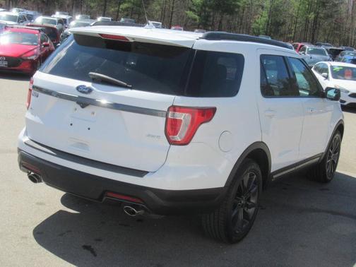 White 2018 Ford Explorer XLT
