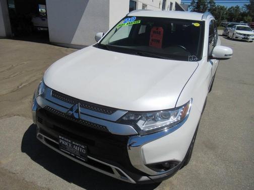White 2020 Mitsubishi Outlander SEL