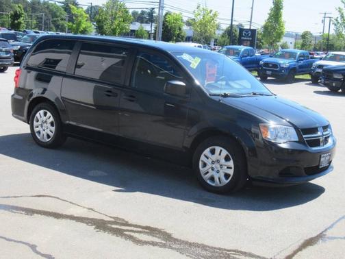 Black 2019 Dodge Grand Caravan SE