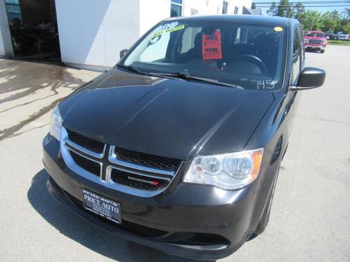 Black 2019 Dodge Grand Caravan SE