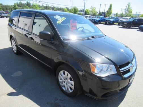 Black 2019 Dodge Grand Caravan SE