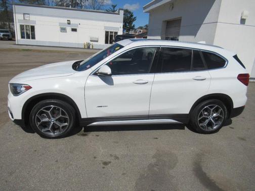 White 2018 BMW X1 xDrive28i
