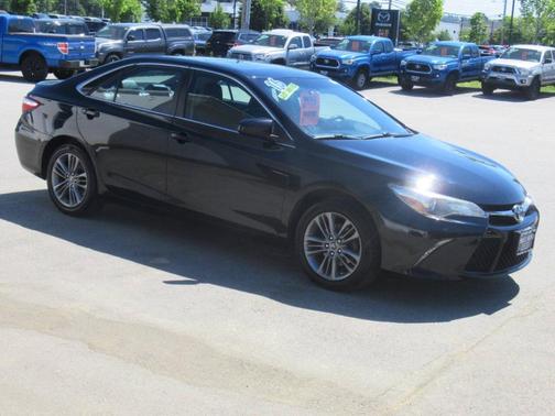 Black 2017 Toyota Camry SE