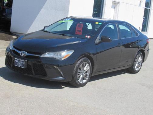 Black 2017 Toyota Camry SE